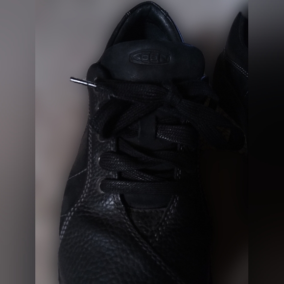 Keen 9.5 shoes - Picture 6 of 7